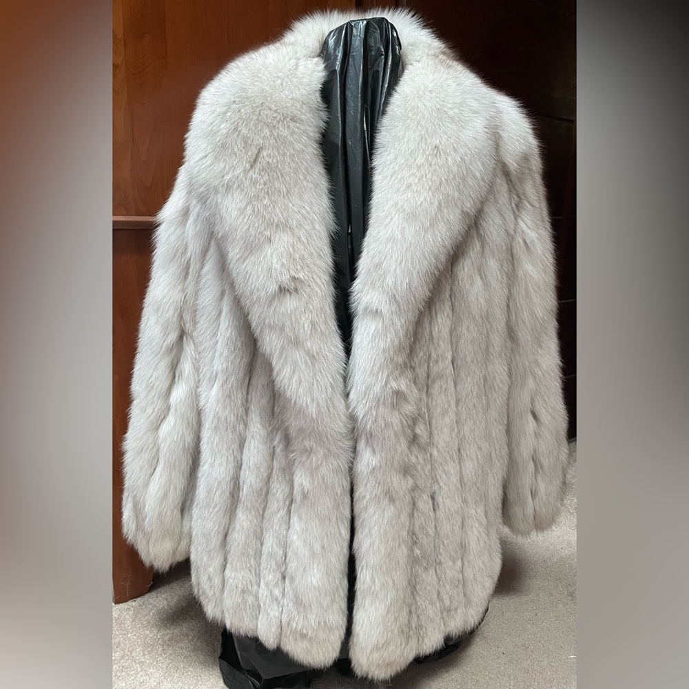 Brightener Finland Natural Blue Fox Fur Coat Size 6 Bemberg